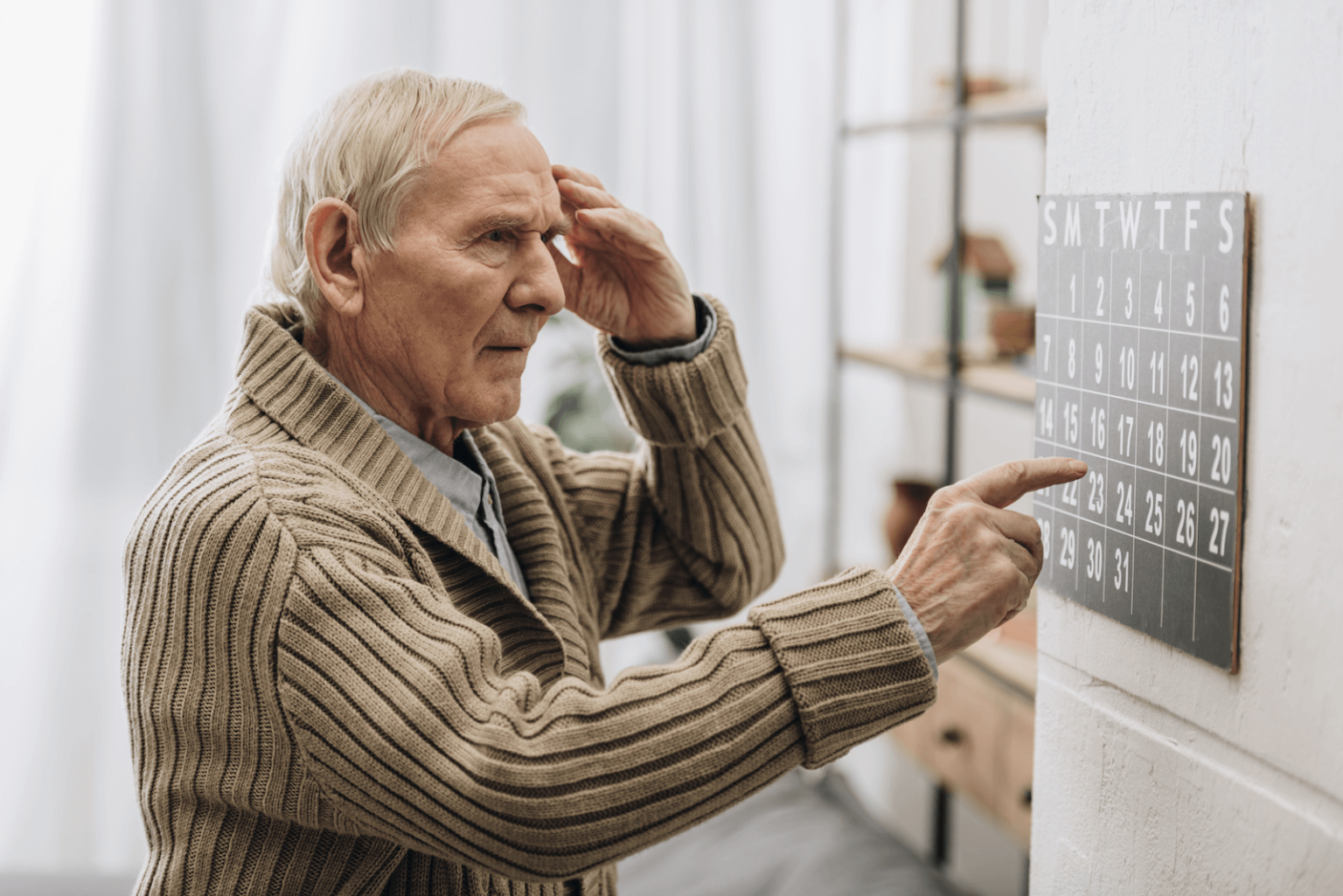 Old man look. Память в старости. Люди с Альцгеймером. Память у пожилых. Интеллект в пожилом возрасте.